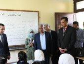 نائب محافظ قنا يتفقد عددا من المدارس مع بداية العام الدراسي الجديد.. صور