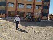 حملات نظافة بمحيط المدارس لاستقبال العام الدراسي الجديد غدا بالشرقية.. صور