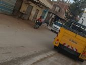 الأجهزة التنفيذية بالشرقية تكثف حملات النظافة ورفع الإشغالات بمحيط المدارس