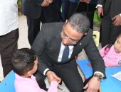 محافظ الفيوم يتفقد عددا من المدارس لمتابعة انضباط العملية التعليمية.. صور