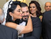الصور الكاملة لحفل زفاف سالي عبد السلام.. حضور محمد منير وبكاء والدها