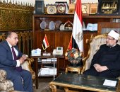 وزير الأوقاف يستقبل سفير مصر في كينيا لبحث التعاون المشترك