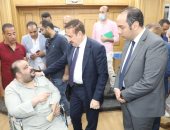 محافظ المنوفية يسلم مساعدات مالية وعينية وحلوى المولد لأكثر من (50) حالة إنسانية