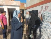 وكيل "تعليم الجيزة" تستمع لشكاوى أولياء الأمور فى بولاق الدكرور.. صور