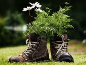 بلاش ترميها.. 6 طرق مختلفة ومبدعة لإعادة تدوير الأحذية القديمة