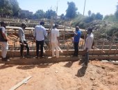 نائب محافظ أسوان يتابع تنفيذ مشروعات مواقف السيرفيس والأسواق والإطفاء بإدفو