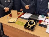 إحباط محاولة تهريب 10 سبائك وأطقم مشغولات ذهبية بمطار القاهرة