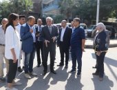 محافظ الجيزة يكلف رؤساء الأحياء بمنع تعديات المحال والمطاعم على الطريق العام