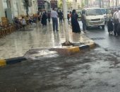 أمطار خفيفة بالعجمى ووادى القمر بالإسكندرية مع انخفاض الحرارة وارتفاع الأمواج