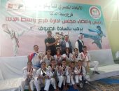  أبطال تايكوندو بكفر الشيخ يحصدون كأس بطولة وسط الدلتا لـ"البومزا"