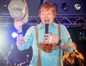 إد شيران يرتدى ساعة يد ثمنها 100 ألف إسترلينى خلال ظهوره بمهرجان Oktoberfest