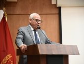 محافظ بورسعيد يستعرض مقترح إنشاء كوبرى علوي جديد على طريق المعاهدة