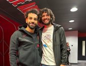 الننى مع صلاح فى أحدث ظهور داخل ملعب الإمارات بعد مباراة فريقيهما