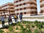 محافظ أسوان يكلف نائبه بتفقد معدلات الإنجاز بمشروعات حياة كريمة بقرية فارس