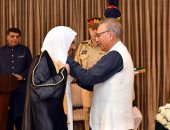 الرئيس الباكستانى يقلِّد أمين رابطة العالم الإسلامى وسام "هلال باكستان"