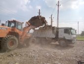 رفع التراكمات بالمقلب الوسيط ونقله إلى الظهير الصحراوى الشرقى بمركز سمالوط بالمنيا