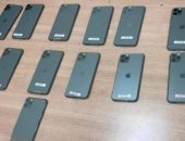 جمارك مطار القاهرة تحبط محاولة تهريب هواتف آيفون 
