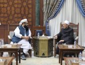 رئيس وزراء باكستان يدعو شيخ الأزهر لزيارة البلاد.. والإمام الأكبر يشكره على الدعوة