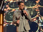 محمد رمضان ينال جائزة النجم العربى الأكثر جماهيرية من "موريكس دور" ويهديها لمنتقديه