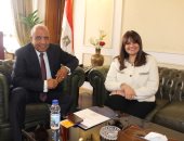 وزير قطاع الأعمال يبحث مع وزيرة الهجرة تحفيز المصريين بالخارج للاستثمار بالشركات التابعة 