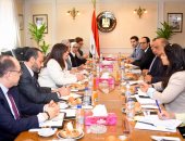وزيرة الهجرة تعقد اجتماعا مع وزير قطاع الأعمال لبحث توفير محفزات للمصريين بالخارج