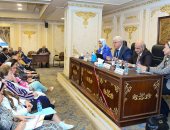 وزير التعليم العالى يدافع عن الجامعات الحكومية: هى الأساس و"الأهلية" لا تقلل منها