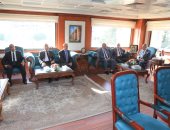 محافظ سوهاج يستقبل وفدًا من وزارة المالية 