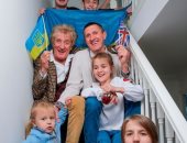عائلة أوكرانية لاجئة تعيش فى منزل مدفوع الفواتير ببريطانيا.. المالك مفاجأة