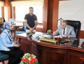 126 مواطنا يعرضون مطالبهم وشكاواهم خلال اللقاء الجماهيرى بمحافظ سوهاج