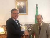 سفير مصر لدى الجزائر يبحث مع رئيس المحكمة الدستورية الجزائرية التعاون الثنائى