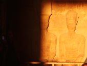 الشمس تتعامد على وجه تمثال الملك رمسيس في أبو سمبل