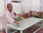 مسن يمنى يحول منزله إلى متحف عملات يمنية وعربية قديمة