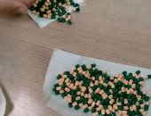 جمارك مطار القاهرة تضبط محاولة تهريب عدد من الأقراص المخدرة    