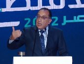 رئيس الوزراء: عدم توفير السكن اللائق أدى لظهور مناطق عشوائية وغير آمنة