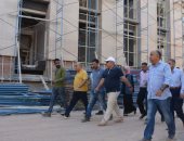 محافظ الوادي الجديد يتفقد سير الأعمال بمجمع المصالح الحكومية المميكن