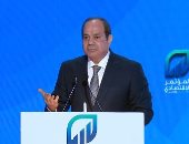 الرئيس السيسي: "الناس موجودة فى كل حتة وشايفة الشغل قدامها"