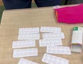 جمارك مطار برج العرب تضبط محاولتى تهريب عدد من الأقراص المخدرة والموبايلات