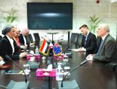 وزيرة البيئة تناقش مع السفير الأسترالي بالقاهرة أوجه المشاركة في فعاليات مؤتمر المناخ COP27