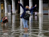 محلات عائمة ومطاعم فوق سطح الماء.. إيطاليا تحذر من اختفاء مدينة البندقية بسبب تغير المناخ