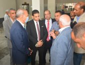 محافظ القليوبية يتفقد أعمال فرش أثاث مجمع الخدمات المتكامل بشبين القناطر