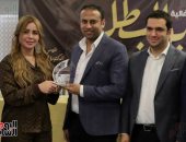 حزب مصر أكتوبر يكرم اليوم السابع والكاتب الصحفي أكرم القصاص