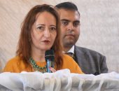 سائحة رومانية تشيد بشواطئ الإسكندرية وما تم من إنجازات في عروس البحر المتوسط