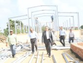 محافظ الغربية يتفقد مشروعات "حياة كريمة" في 6 قرى بمركز زفتى