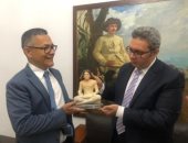 السفير المصرى فى فنزويلا يلتقى وزير الثقافة الفنزويلى