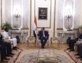 رئيس الوزراء يلتقى سفير سيراليون بالقاهرة  