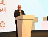 وزير الصناعة: الانتهاء من استراتيجية شاملة لتنمية وتطوير القطاع خلال 3 أشهر 