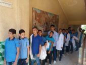 تطعيم طلاب المدارس ضد الالتهاب السحائى.. صور