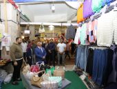 رئيس جامعة الزقازيق يفتتح معرض التسوق الخيرى تحت شعار "مستقبل أفضل"