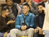 إمام عاشور يعيد لون شعره لطبيعته ويؤازر الزمالك أمام إنبي