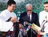 محافظ بورسعيد يتفقد قافلة تبرعات من بيت الزكاة والصدقات المصرى